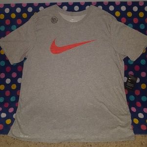 Men's 4XL Nike tshirt